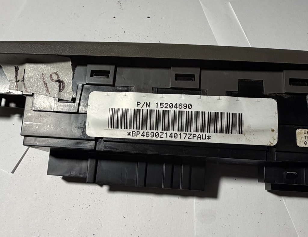 02-05 GMC Envoy Master Window Switch Front Left LH Driver 15204690