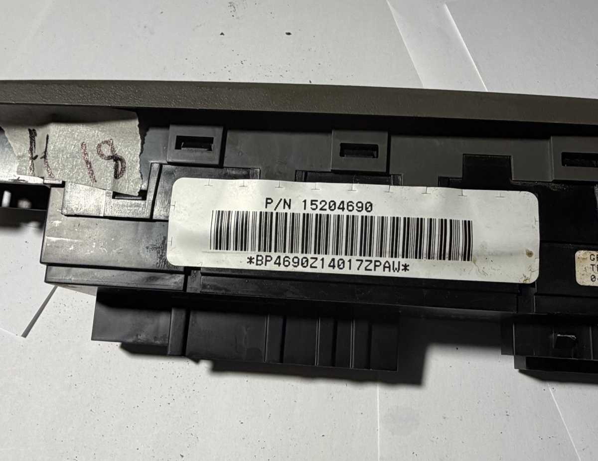 02-05 GMC Envoy Master Window Switch Front Left LH Driver 15204690