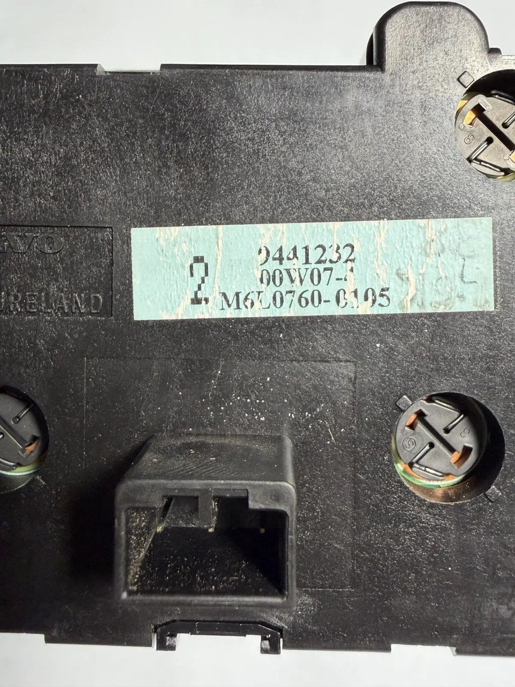 01 2001 Volvo V70 Headlight Light Control Switch 9441232, M6L0760-0105 Black by Volvo