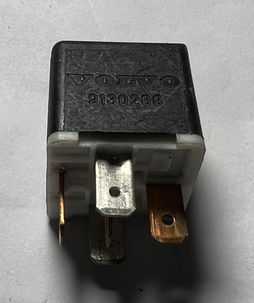 1993-2004 Volvo V70, S80, S70, C70, XC70 Hella Relay OEM 9130269, 003 510 73