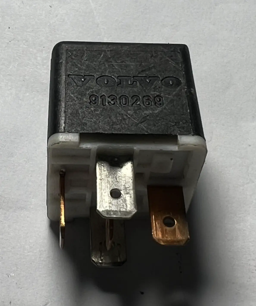 1993-2004 Volvo V70, S80, S70, C70, XC70 Hella Relay OEM 9130269, 003 510 73 by Volvo