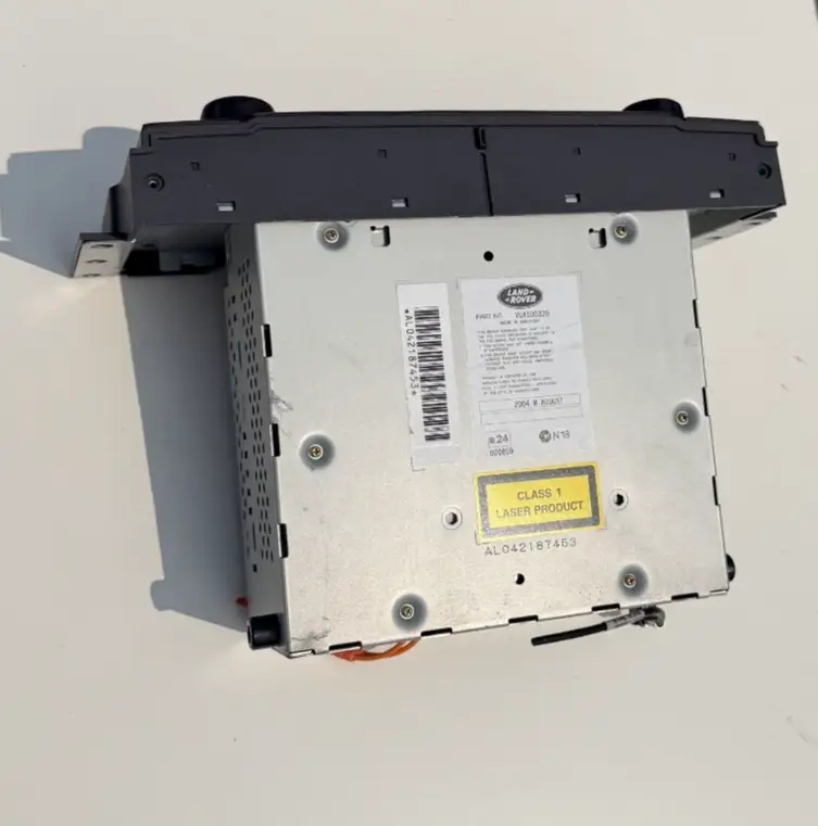 05-09 Land Rover LR3 AM FM CD Player 6 Disc Radio Receiver Unit VUX500320 by Land Rover