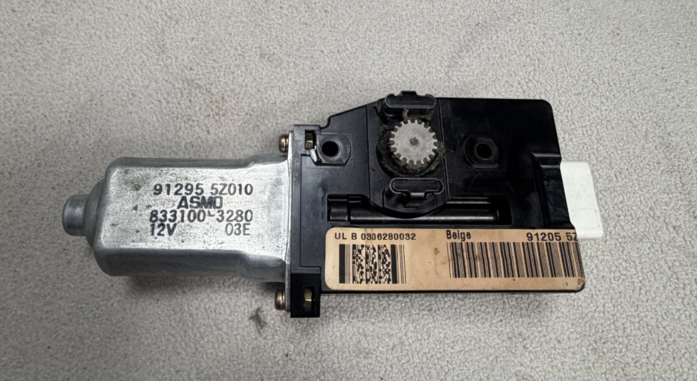 2004-2007 Nissan Quest Sunroof Sun Roof Power Motor Assembly 91295 5Z010