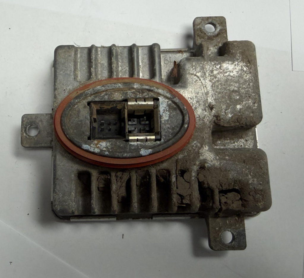 09-12 BMW E90 E91 3 Series Xenon Ballast HID D1S Bulb Control Module 7 237 647