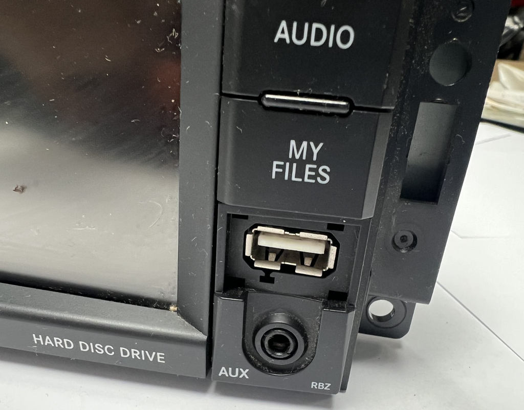 12 13 14 15 16 Caravan Town & Country Satellite Radio Receiver Head 05091201AB
