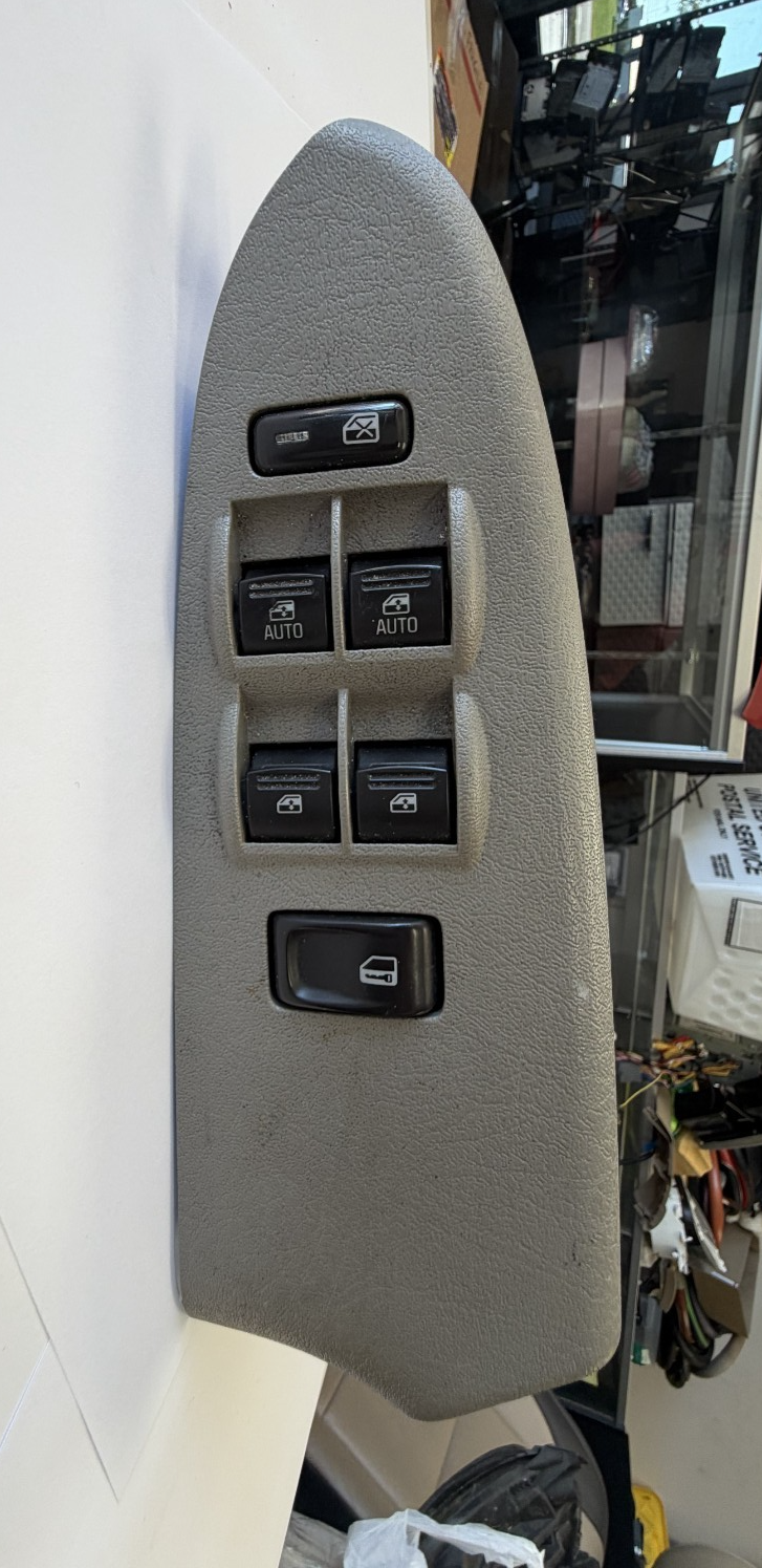 Left Master Window Door Switch 25867005 Gray fits 06-2009 Chevrolet Trailblazer by Unbranded