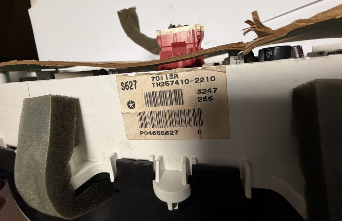 1999 Dodge Caravan Voyager Speedometer Cluster P04685627, TN257410-2210