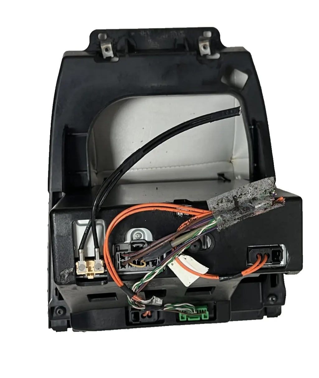 2007-2012 Volvo XC90 Radio Display Control Panel with Bezel OEM 30752420