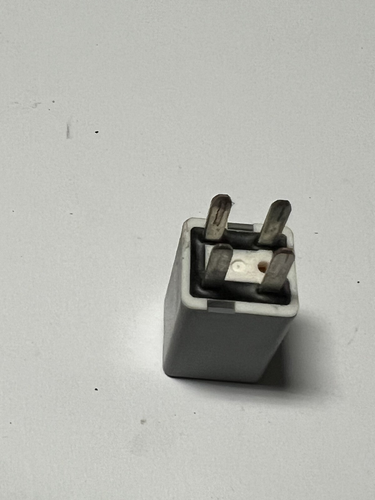 GM Denso Multi-Purpose 4-Pin Relay #8373 OEM 7181-8373, 6193A1 Gray