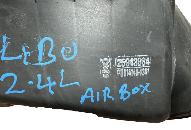 2008-2012 Chevrolet Malibu 2.4L Air Cleaner Intake Filter Box 25943864, PD014140