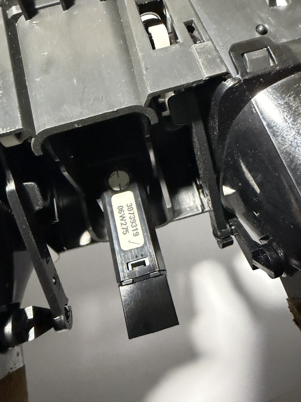 03-14 Volvo XC90 Front Center Dash Heater AC Vents with Hazard Switch 30739319