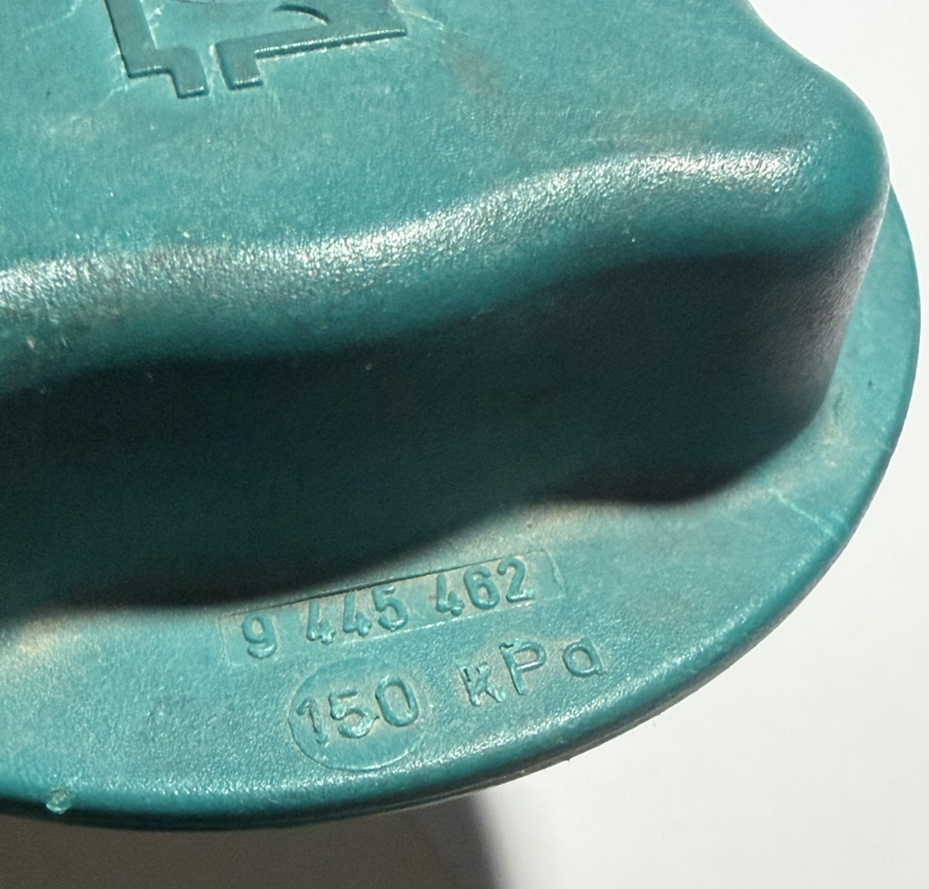 2005-2009 Volvo S60 Coolant Radiator Tank Reservoir Cap Cover 9445462 Green