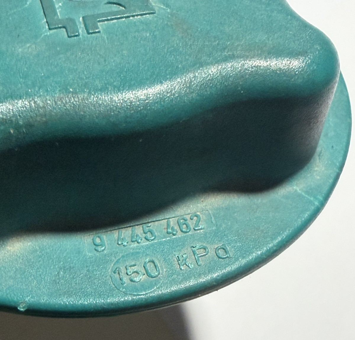2005-2009 Volvo S60 Coolant Radiator Tank Reservoir Cap Cover 9445462 Green