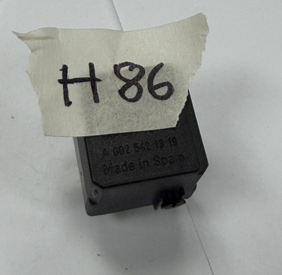 Hella Mercedes-Benz Relay 12V 4RA 007 791 00, A 002 542 13 19