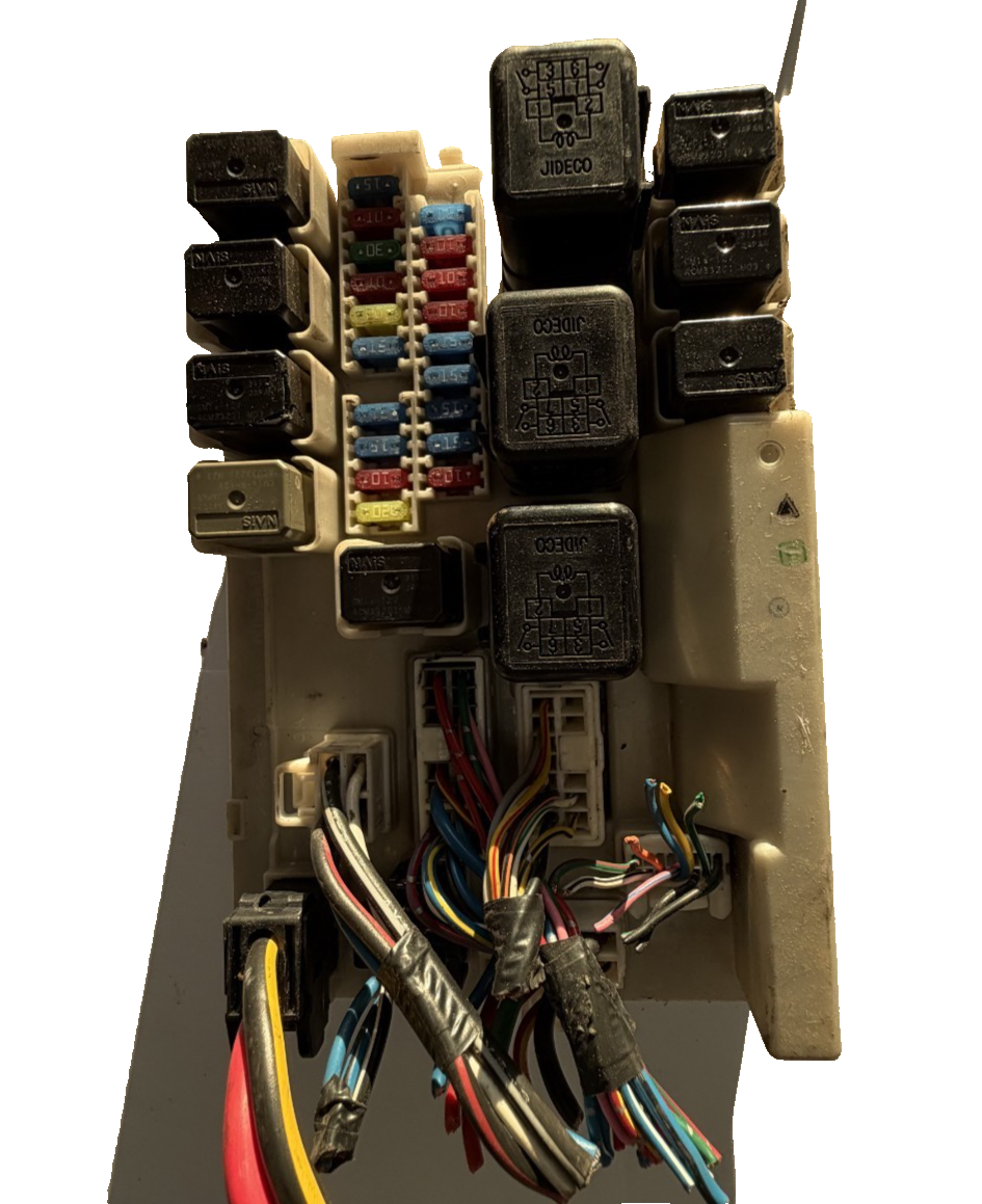 2004 2005 2006 Nissan Quest Control Module Fuse Relay Box 284B7 CN000 by Nissan