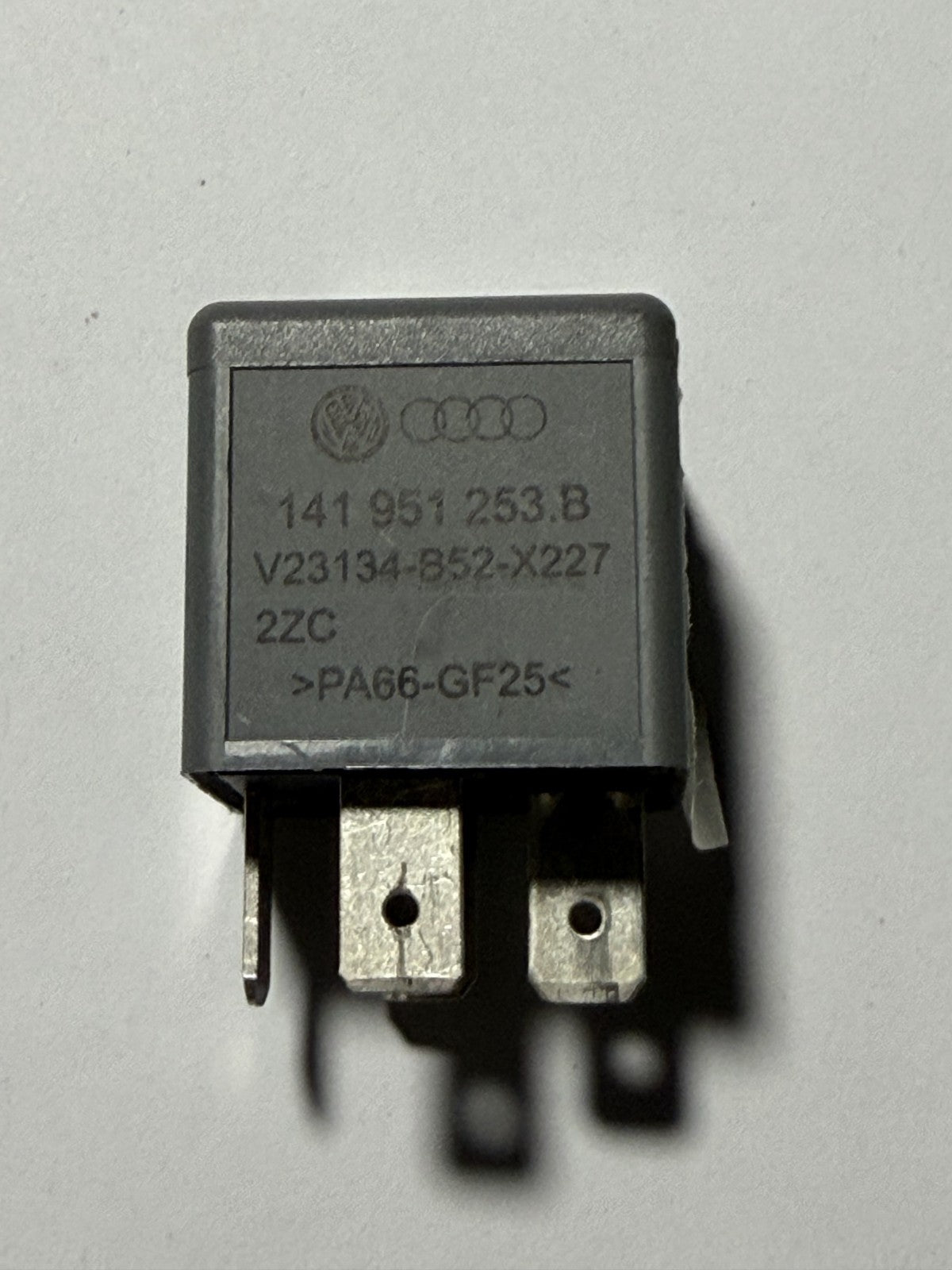 Audi VW Seat Skoda 4 Pin #53 12V Relay 141 951 253 B, V23134 B52 X227