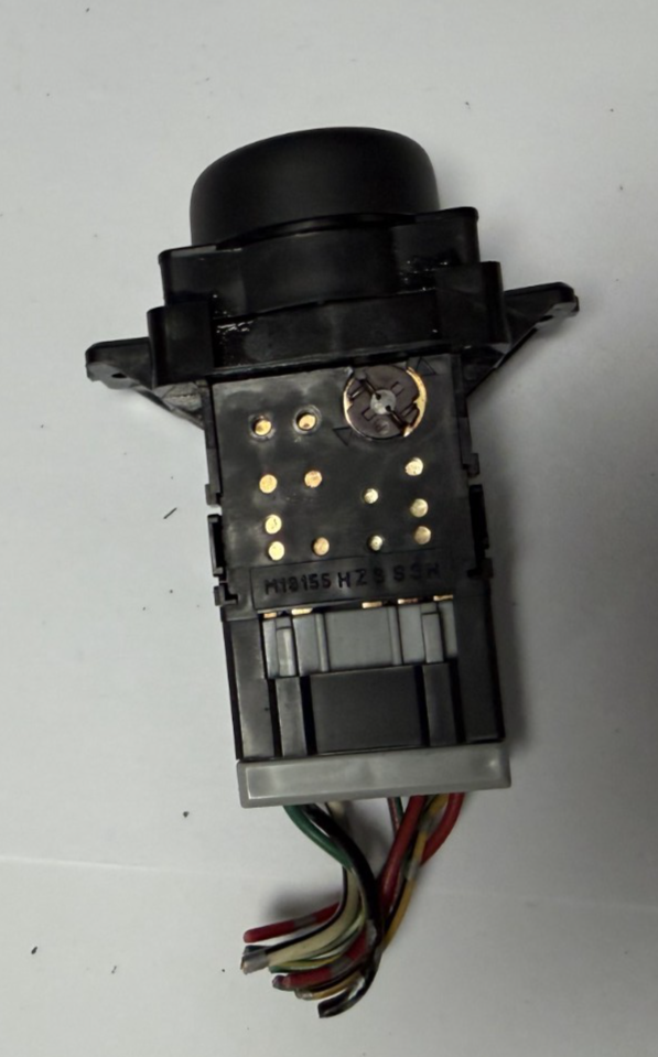 03-11 Honda Element Hazard Emergency Light Control Button Switch M20419