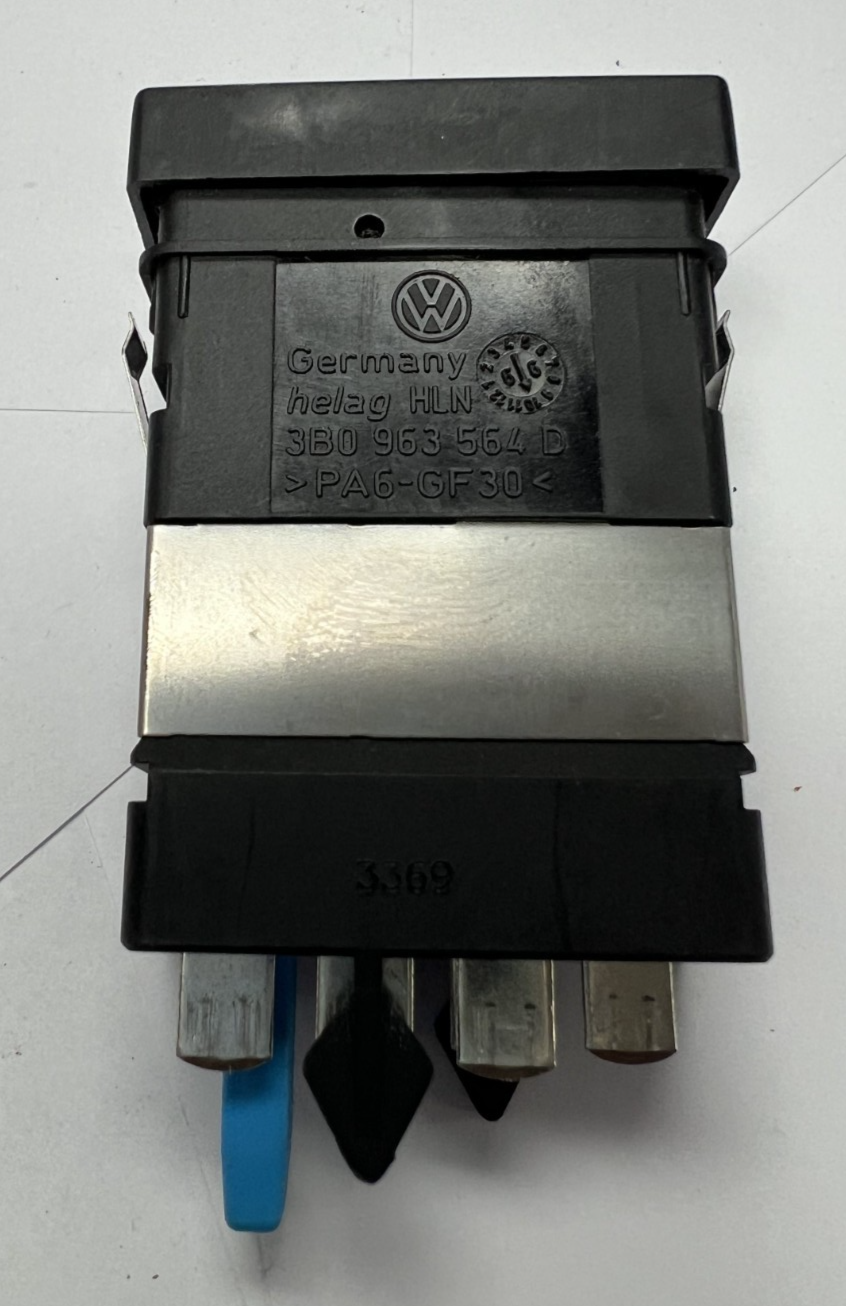 1998-2005 Volkswagen Passat Heated Seat Control Switch 3B0 963 564 D Black