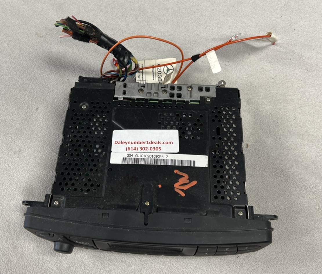 01-04 Mercedes W203 C230 C32 AMG C320 C240 FM AM Audio Radio Player A2038201086