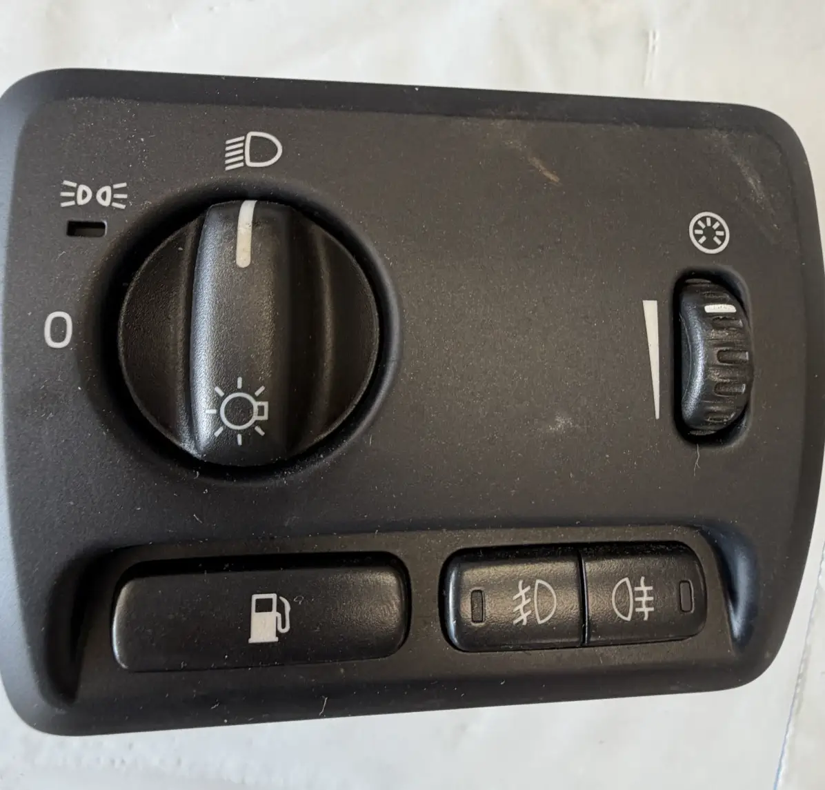 Headlight Dimmer Fog Light Switch 8691753, 05W16E-04 fits 1999-2009 Volvo S80 by Volvo