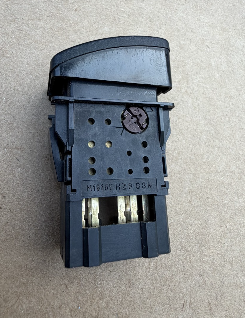 Emergency Hazard Light Switch Button M19155 HZS S3N fits 03-06 Honda Accord