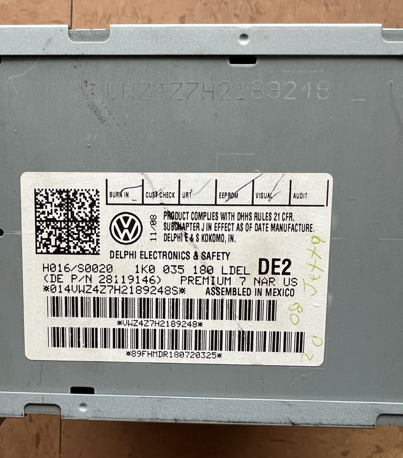 2005-2010 Volkswagen Jetta Radio AM FM CD Player Receiver OEM 1K0 035 180