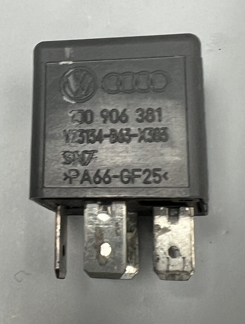 1998-2005 VW Passat Audi A6 Beetle ECU Main Power Supply 1J0 906 381