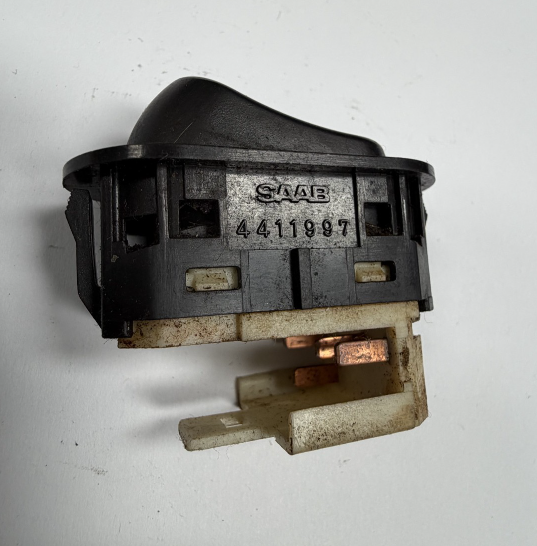 1999 2000 2001 2002 99 00 01 02 Saab 9-3 Interior Light Switch 4411997 Black