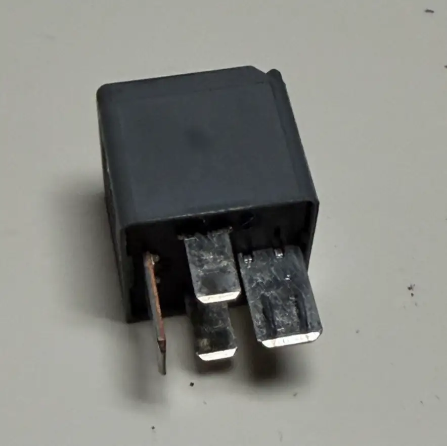 Fomoco 4 Pin Relay 12V 5M5T 14B192 EA, V23136 J4 X62 fits 05-09 Land Rover LR3 by Fomoco