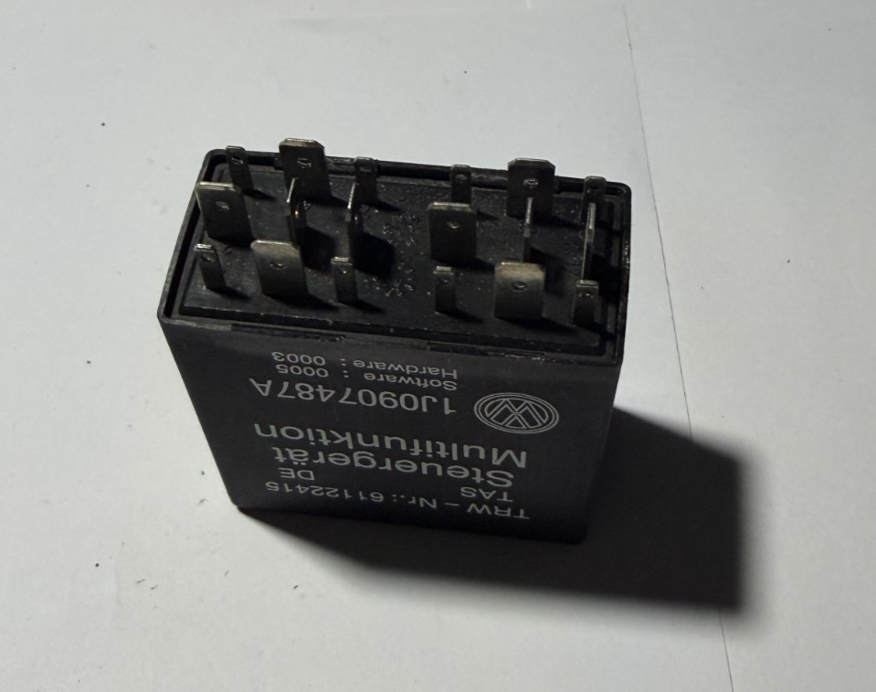 1999-2005 Volkswagen Passat Multifunction Steering Relay #451 1J0907487A