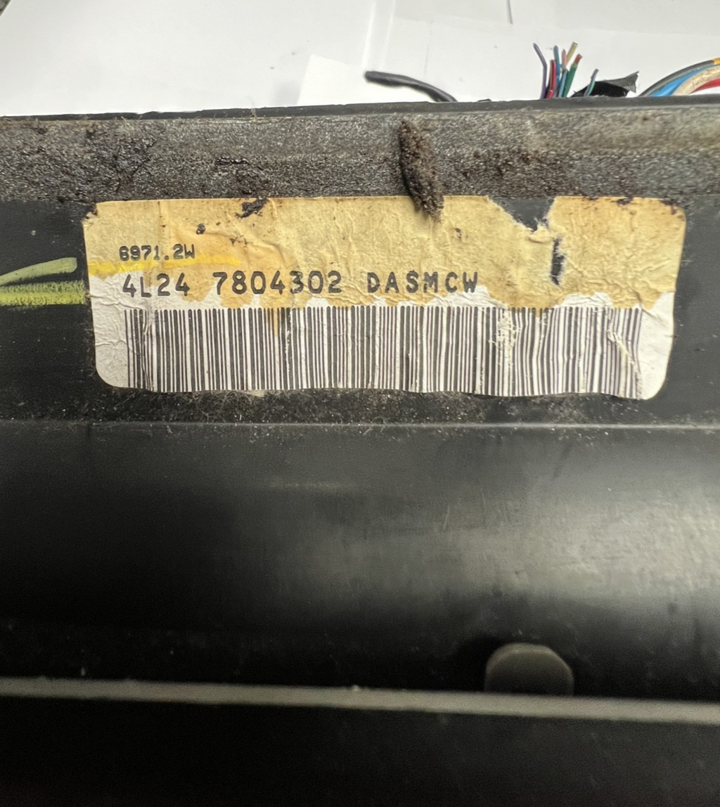 02-05 Ford Explorer Center Dash Radio Climate Control Bezel Trim 4L24 7804302