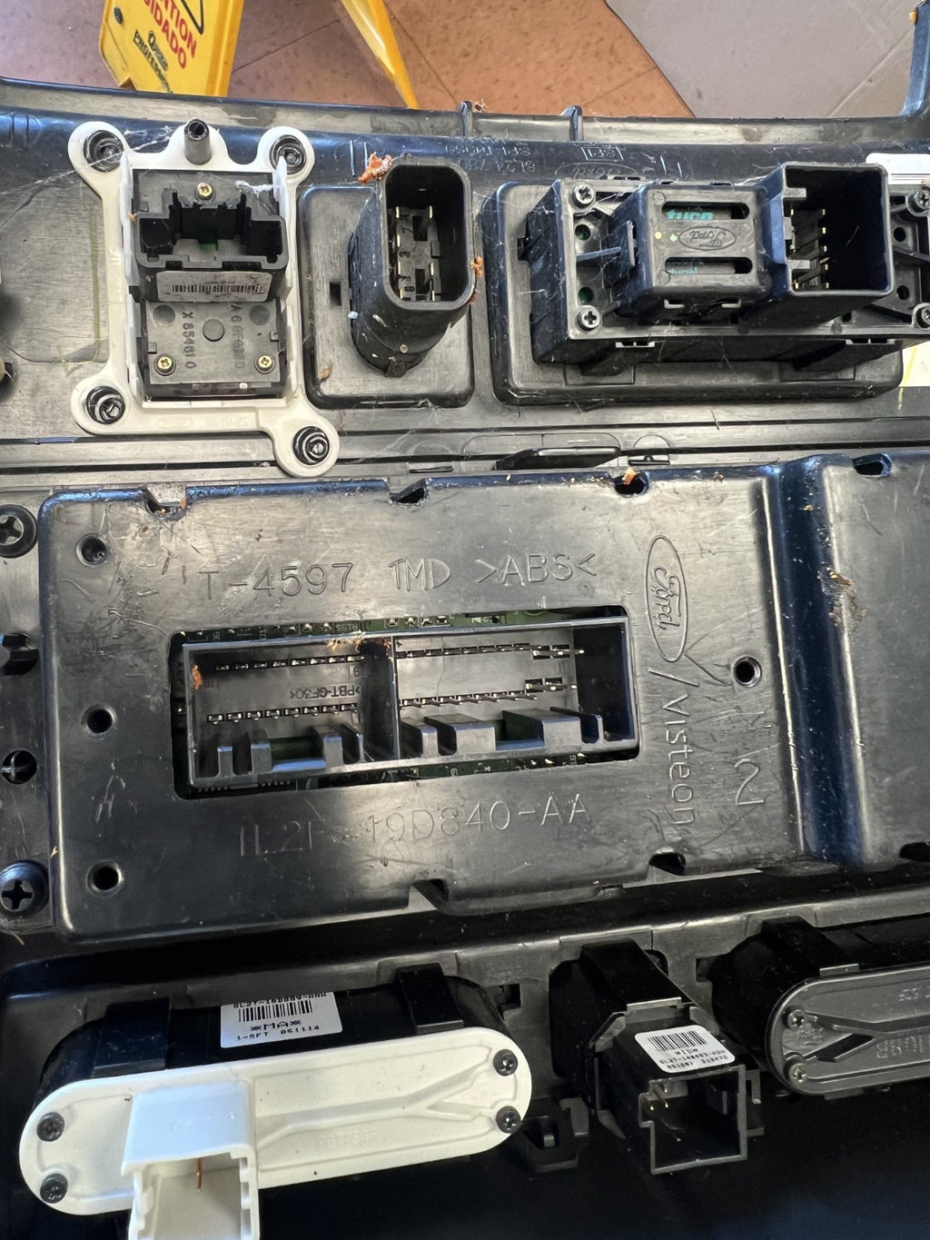 2006-2010 Ford Explorer AC Heater Climate Control Trim Panel 6L24 18C612 AF