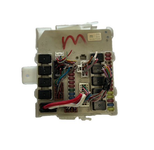 2004 2005 2006 2007 Nissan Pathfinder Fuse Box Relay Junction OEM 284B6-7S002