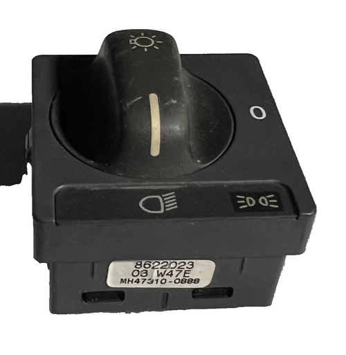 1998-2002 Volvo C70 Headlight Switch 8622023, 08 W47E, MH47310 0888 Black