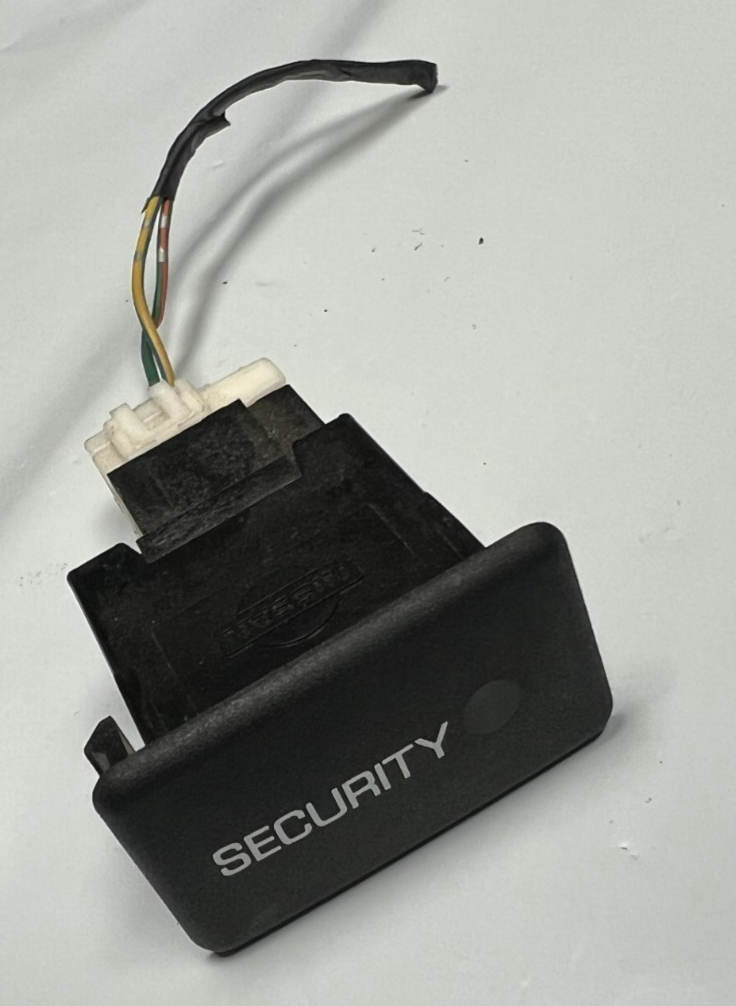8Y06W 1998 Nissan Maxima Security switch