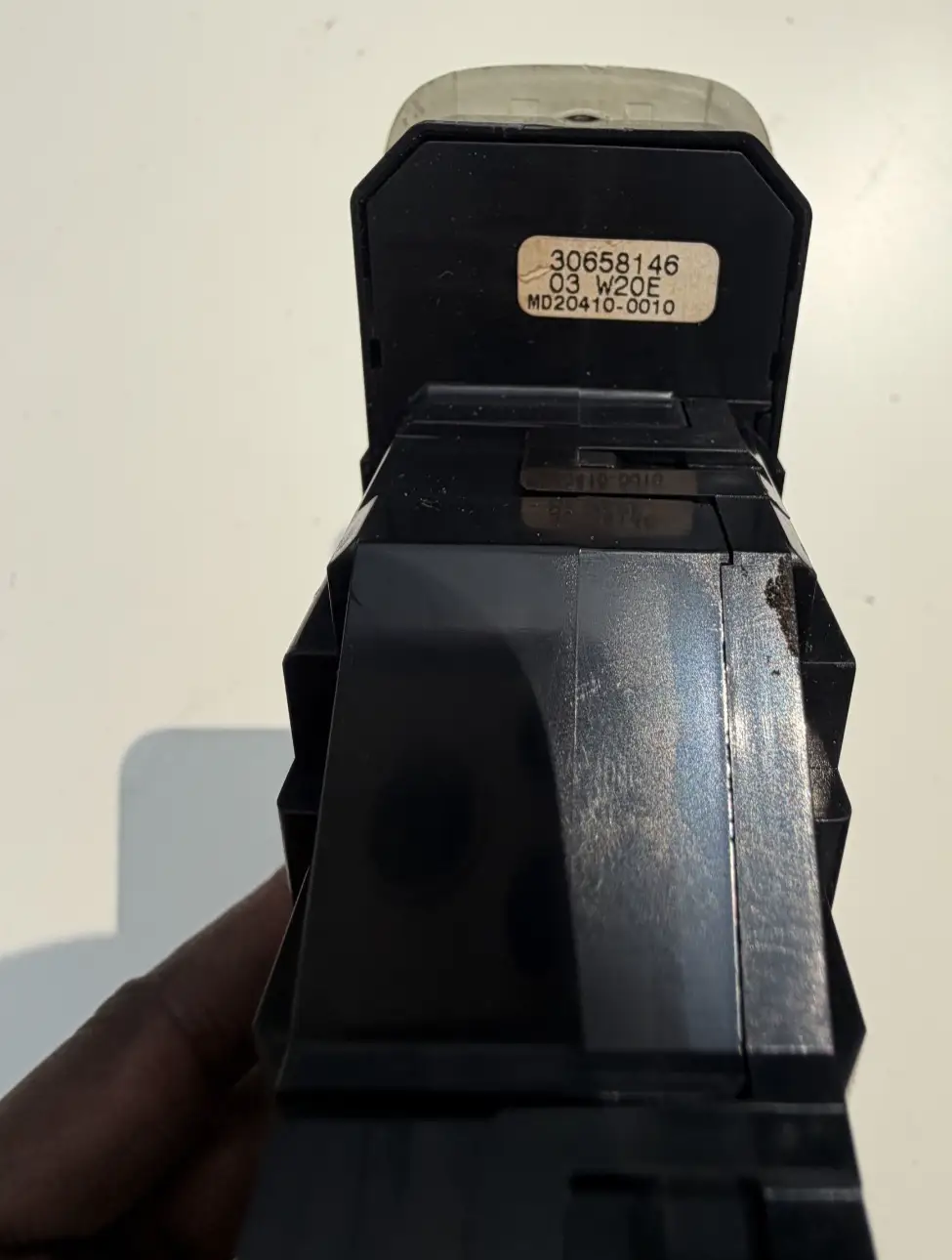 Master Door Window Switch Left Side 30658146, MD20410-0010 for 00-04 Volvo S80 by Volvo