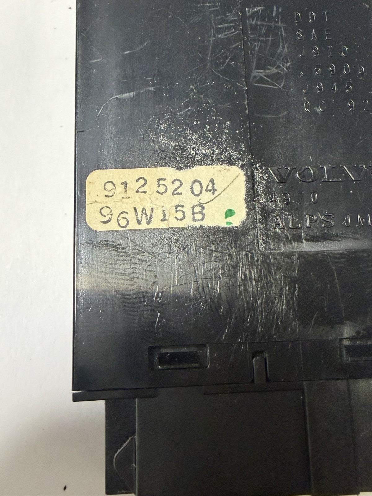 1993-1997 Volvo 850 Emergency Flasher Switch Hazard Button 9125204 96W15B