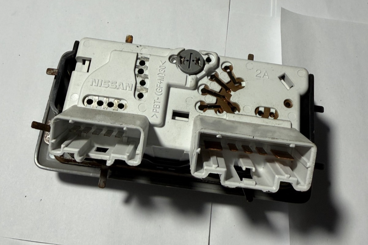 AC Heater Temp Climate Control Switch 27501 ZF002 fits 2005-2006 Nissan Quest