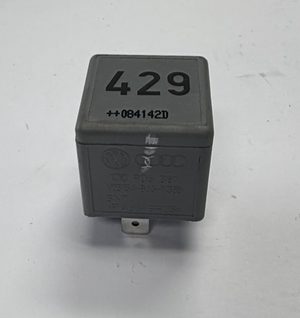1998-2005 Volkswagen Passat ECU Main Power Supply Relay 429 Gray