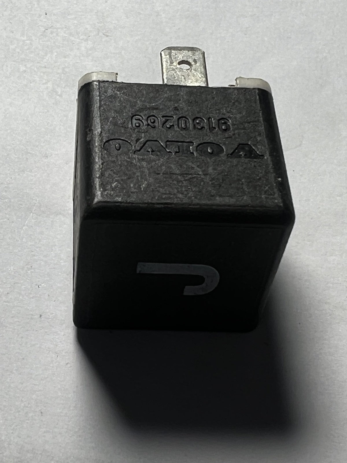 1993-2004 Volvo V70, S80, S70, C70, XC70 Hella Relay OEM 9130269, 003 510 73