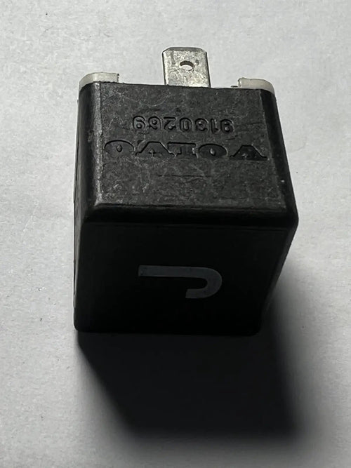 1993-2004 Volvo V70, S80, S70, C70, XC70 Hella Relay OEM 9130269, 003 510 73 by Volvo