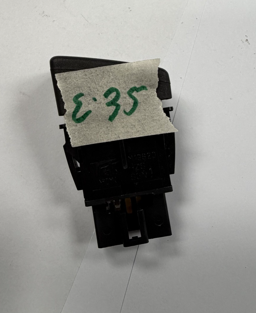 2003 2004 2005 Honda Accord Hazard Warning Light Emergency Switch M19620
