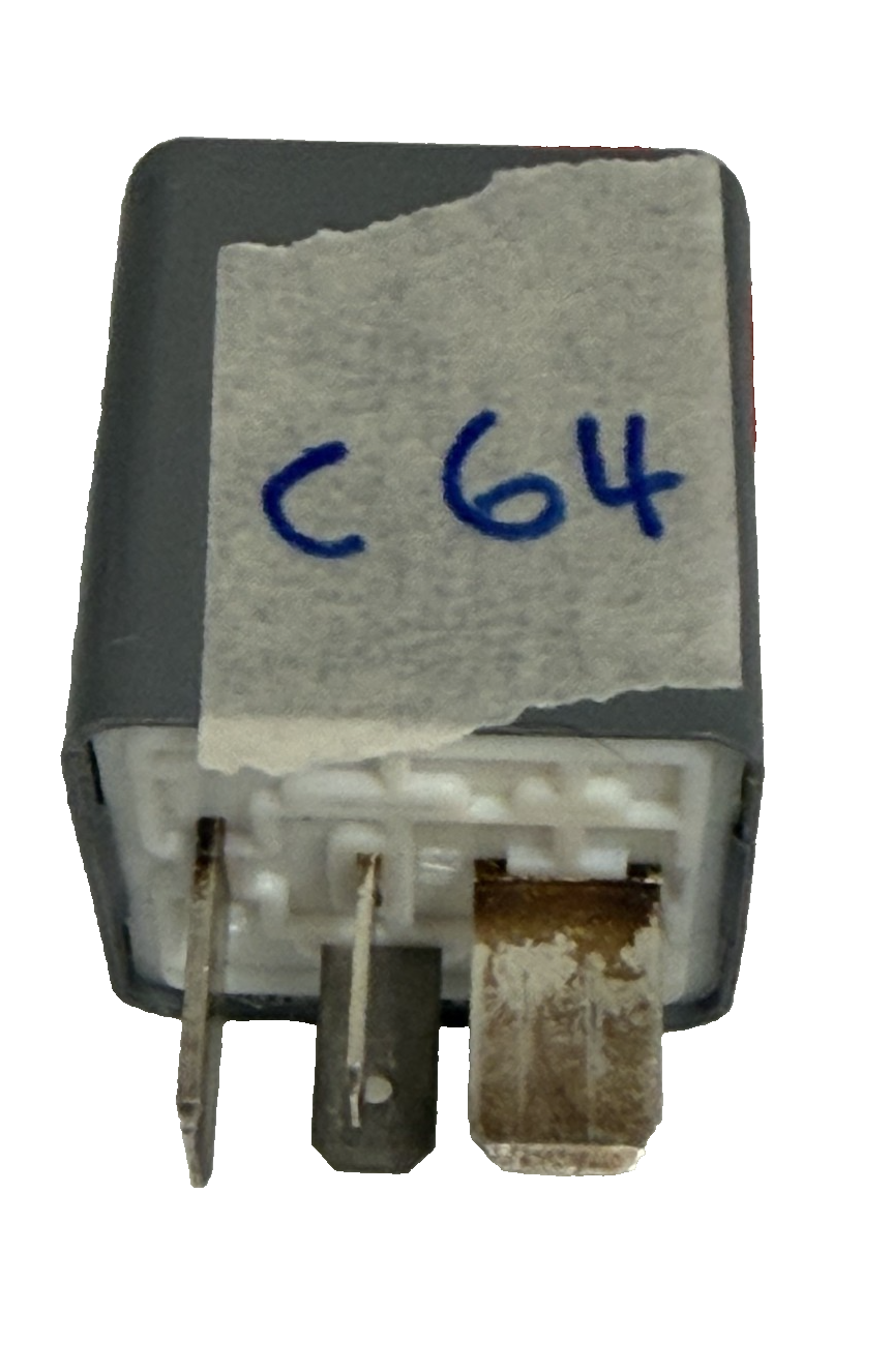 98-00 Volkswagen Passat GLS Accessory Fuel Pump Relay 4D0 951 253, 89 9309 000