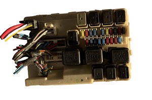2004 2005 2006 Nissan Quest Control Module Fuse Relay Box 284B7 CN000