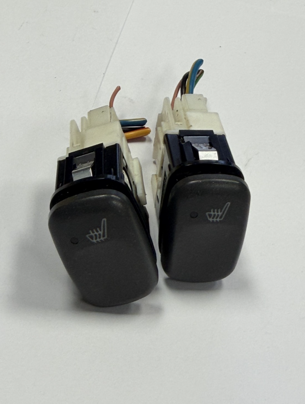 Qty 2 1996-2005 Volvo S70 V70 XC70 MK1 C70 MK1 Heated Seat Switch 4970