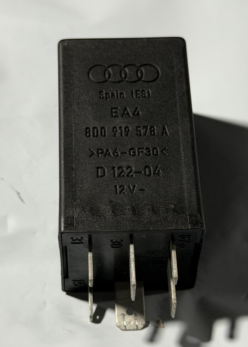 98-05 Volkswagen Passat AC Compressor Relay #384 12V 8D0 919 578 A Black