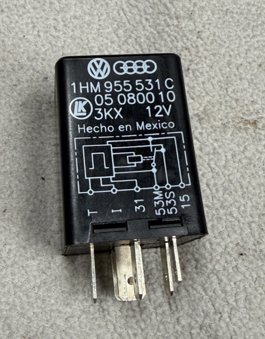 1993-1999 Volkswagen VW Jetta Intermittent Wiper Relay #196 1HM 955 531 C Black