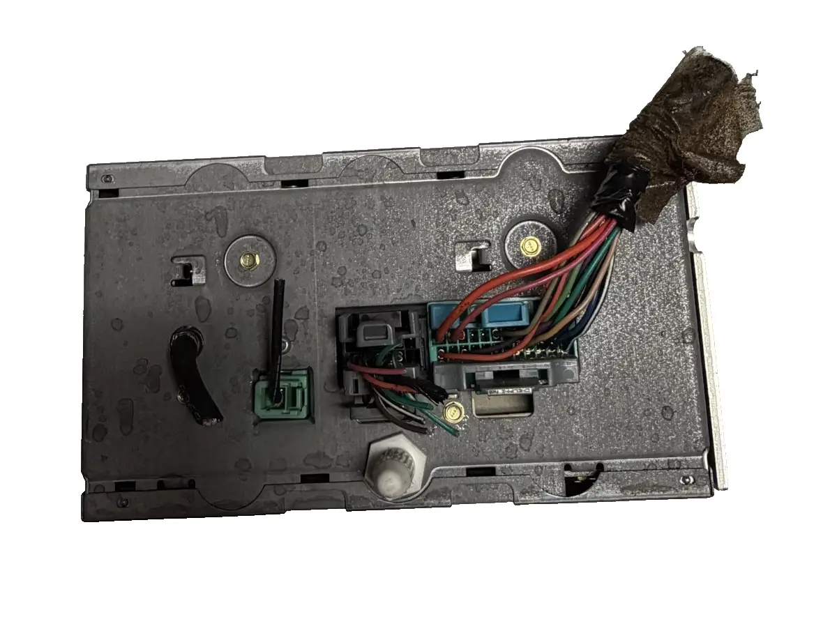 05 2005 GMC Envoy AM FM CD Player Radio Stereo Navigation Screen 15229287 by General Motors
