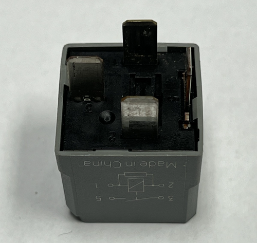 2018-2021 Chevrolet Equinox Engine Control Module Relay 12V OEM 13500118