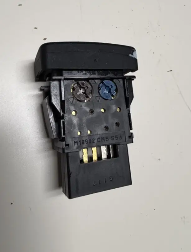 2005-2006 05 06 Honda CR-V Fog Light Lamp Button Switch M19620, M19902 Black by TEC